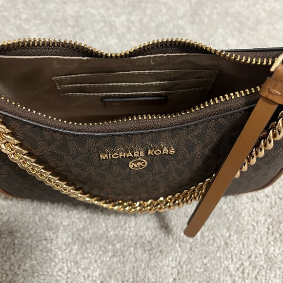 Michael Kors Dark Brown Shoulder Bag with Gold Chain - Picture 2 of 6